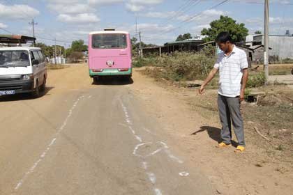 Đâm chết người trong đêm tối, lái xe bỏ chạy