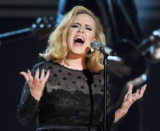 Adele giành danh hiệu nghệ sĩ giải trí của năm