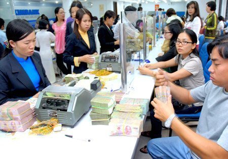 Hạ lãi suất huy động về 8%/năm