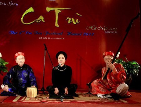Bảo tồn ca trù theo kiểu 'người sống' rất nguy hiểm