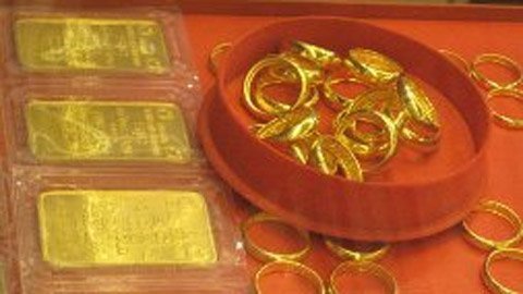 Người dân vẫn mua vàng nhưng không bán ra