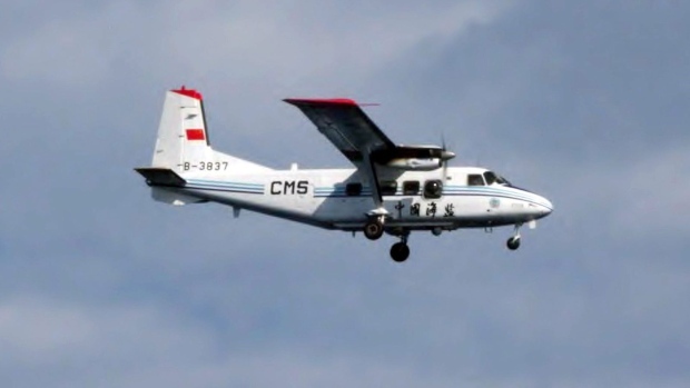 Trung lại điều máy bay, Nhật dàn phi cơ chiến đấu