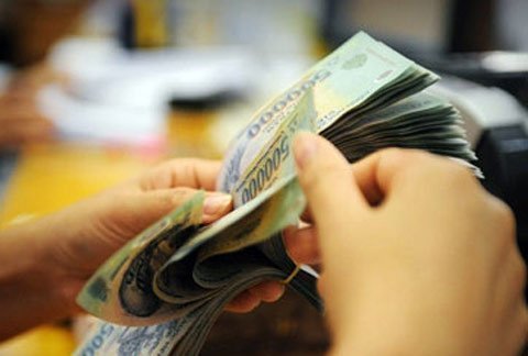 Ngân hàng, DN lớn cắt giảm thưởng Tết