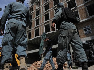 Nữ cảnh sát Afghanistan bắn chết cố vấn Mỹ