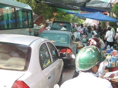 Tranh nhau uống nước chảy ra từ bộ hài cốt gần 200 tuổi