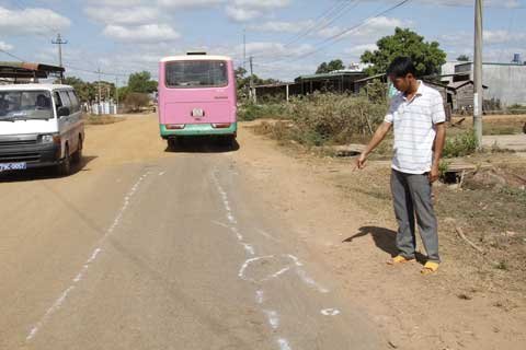 Lái xe đâm 2 lần cố ý giết hàng xóm