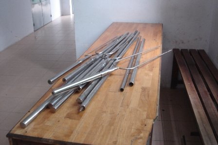 141 TP.HCM phát hiện ôtô chở 2 bao hung khí