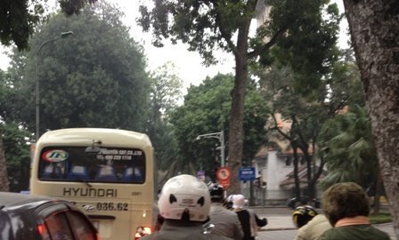 Đèn báo tín hiệu giao thông không sáng hơn 20 ngày...