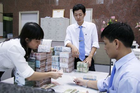 Khóc cười nhận cổ tức tiền mặt
