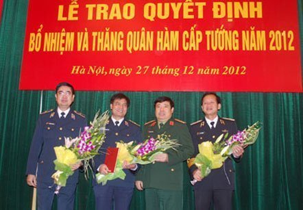 Phong tướng cho nhiều sĩ quan quân đội