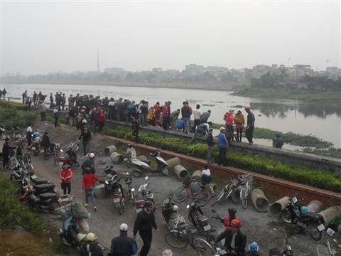 Cứu người phụ nữ nhảy cầu tự tử giữa giá rét