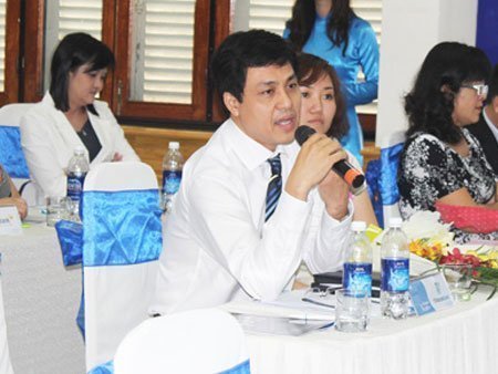 Đào tạo hạng sang, SV kinh tế vẫn bị chê