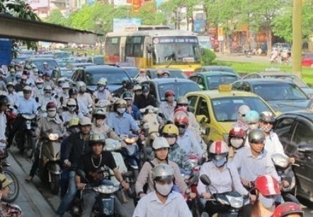 2013: Thu phí đường bộ, siết nhập cư Thủ đô