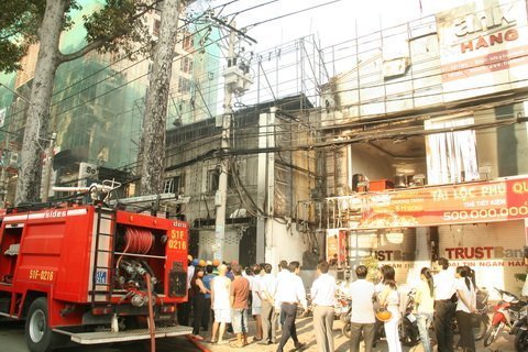 TP.HCM: Cháy rụi cửa hàng trưng bày Sony