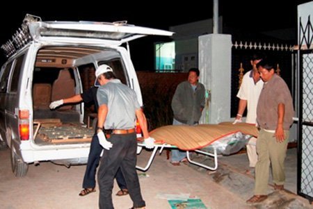 Người vợ tự thú đốt chết chồng trong đêm năm mới