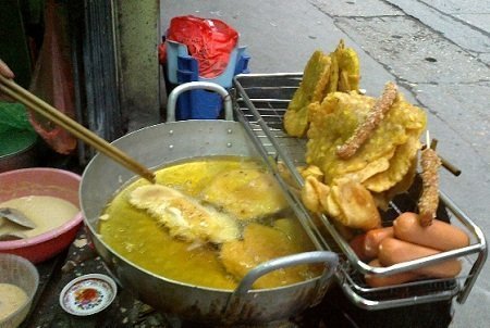 Xúc xích nhiều 'không'... thu lãi 'khủng'