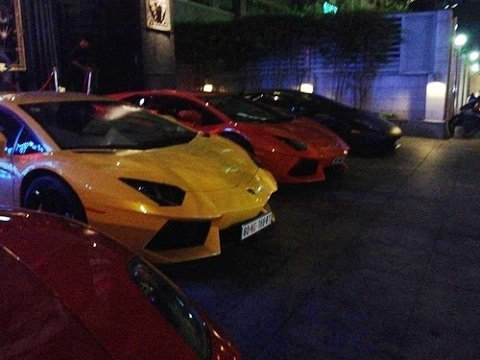 Dàn siêu xe trăm tỷ hội tụ tại Sài Gòn