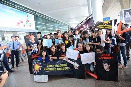 Fan Việt nồng nhiệt đón sao H-Artistry