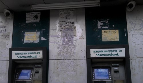 ATM nhếch nhác, xuống cấp đòi thu phí