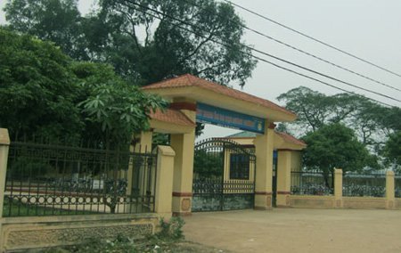 5 bạn trai giăng bẫy hãm hiếp bạn gái 14 tuổi