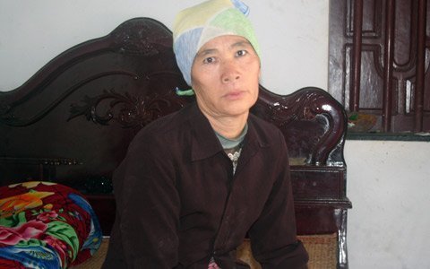 Cán bộ bắt dân ‘cưa đôi’ tiền hỗ trợ nghèo?