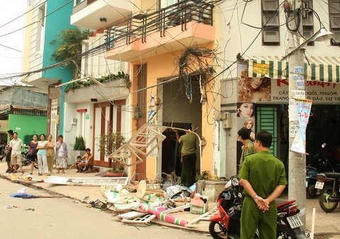 Nổ lớn tại trong phòng trọ, 5 người bị thương