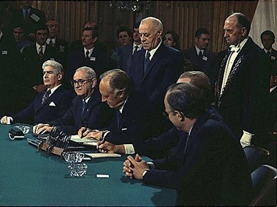 Hòa đàm Paris 1968: Trò chơi hai cấp độ?