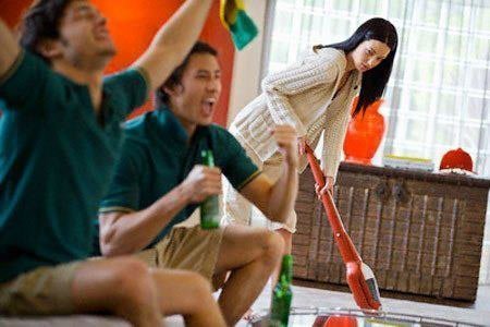 Đàn ông Việt 'ăn xong là phủi quần đứng dậy'