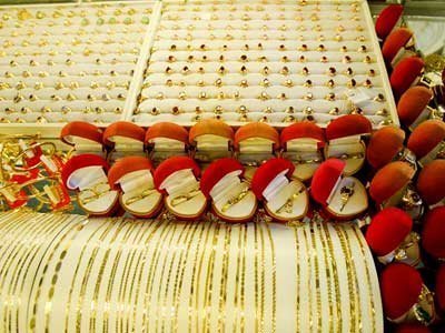 Sốt vàng nhẫn “đóng gói”