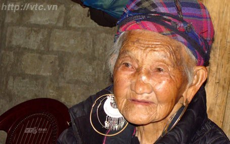 Chuyện tình nàng 90, chàng 38: Cụ bà bị 'cầm tù'