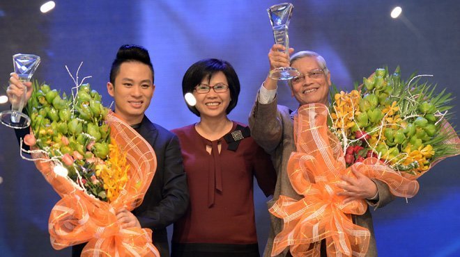 “Bài hát tiền tỷ” và văn hóa chấp nhận