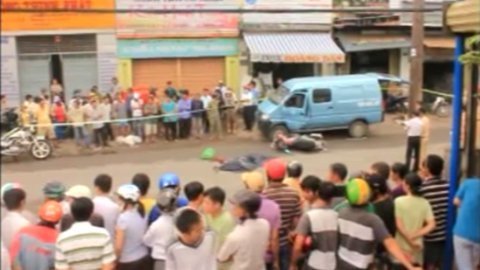 Chồng hoảng loạn thấy vợ chết thảm