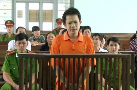 Bác sĩ đánh chết vợ lãnh án 20 năm tù