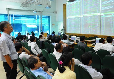 Liều mình đổ ngàn tỷ đổ vào chứng khoán?