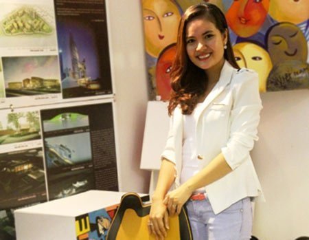 Thủ khoa xinh đẹp và xe 'chim cánh cụt biết bay'