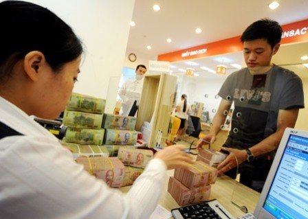 2013: Tính toán bỏ trần lãi suất huy động