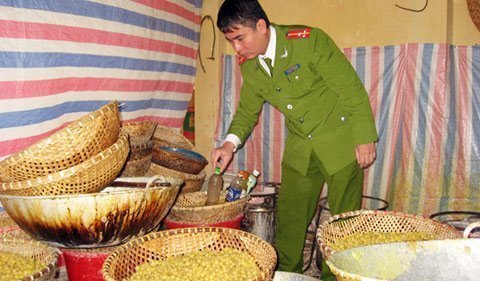 Mứt sen nhuộm phẩm màu công nghiệp