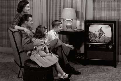 Hàng vạn gia đình Anh vẫn dùng TV đen trắng