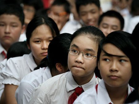 Thắt chặt phần gốc, buông phần ngọn
