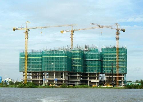 Bơm tiền, giảm hàng loạt thuế vực dậy BĐS