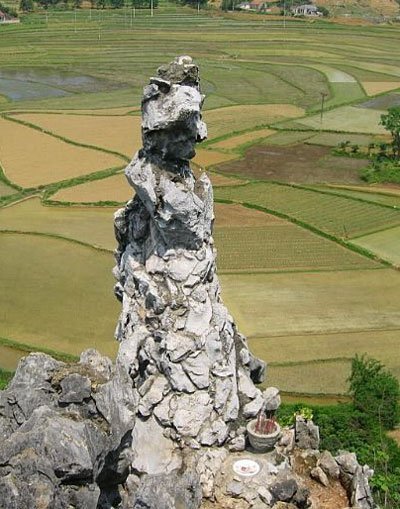 Khát vọng hòa bình trong thơ Hải Như