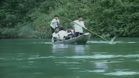 Hiểm họa rình rập học sinh đến trường