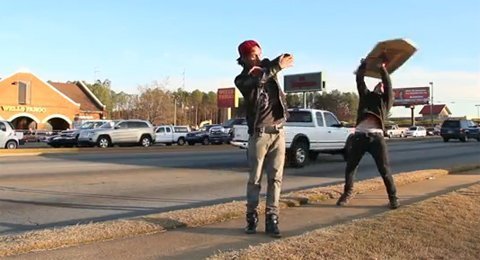 Hai quái kiệt phô diễn tài 