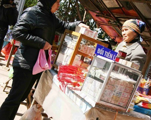 Tết này không có tiền lẻ mới đi chùa