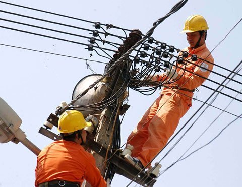 2013: Lãi vẫn tiếp tục tăng giá điện