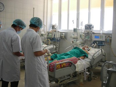 Nhập viện vì ăn tiết canh, thịt nướng