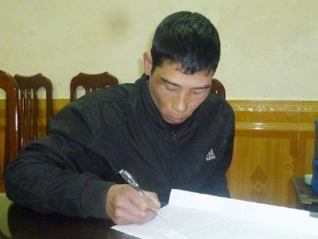 Hà Nội: Tóm gọn “siêu móc túi” ở bến xe buýt