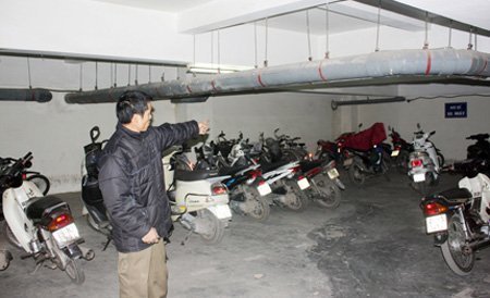 Trong một đêm, chung cư mất trộm 11 chiếc xe máy