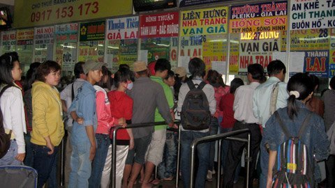 'Mấy Tết nay, tôi phải bế con nhảy xe dù'