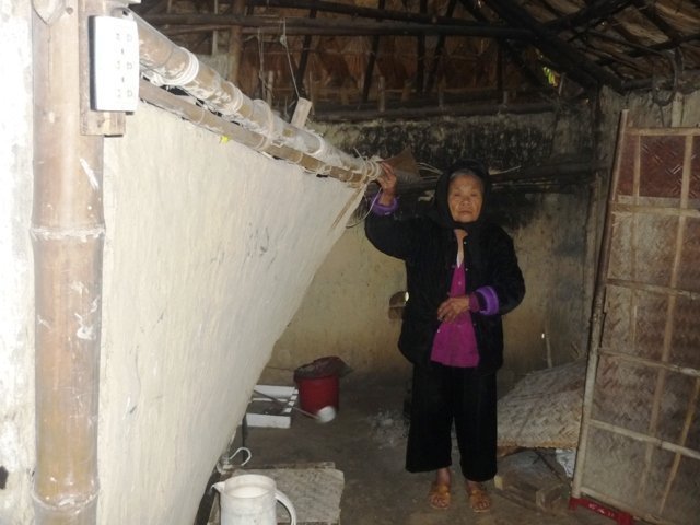 Mẹ liệt sỹ 90 tuổi trong túp lều xiêu vẹo